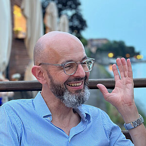  Thomas D. Veitengruber